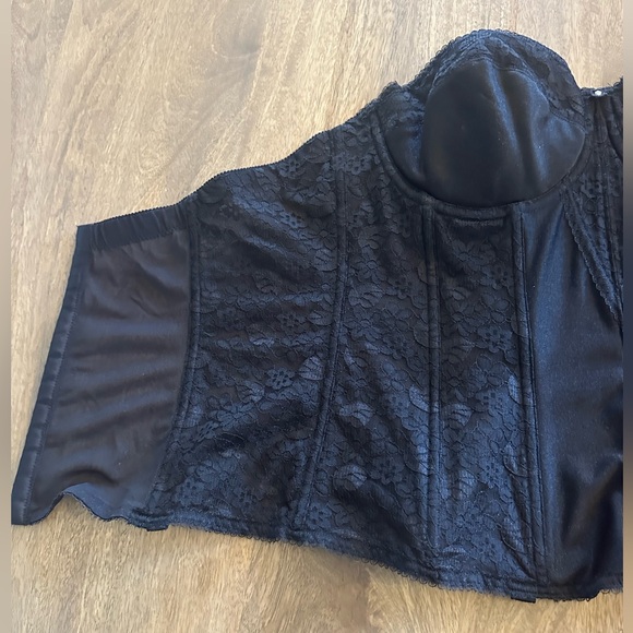 Vintage black lace corset bustier - Picture 4 of 11